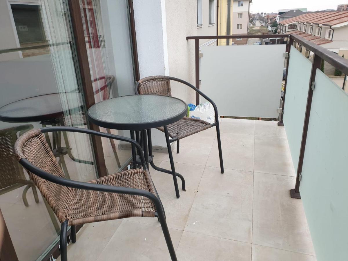 Apartament Adriana Apartment Giroc Екстериор снимка