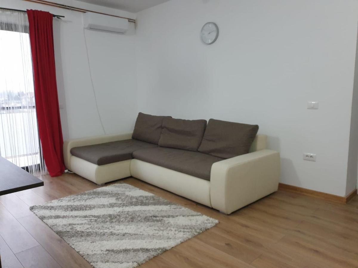 Apartament Adriana Apartment Giroc Екстериор снимка