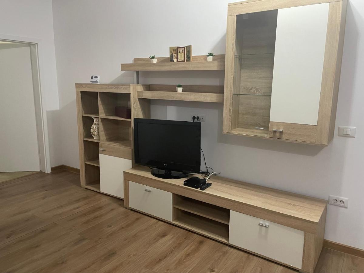 Apartament Adriana Apartment Giroc Екстериор снимка