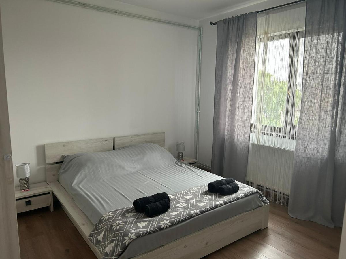 Apartament Adriana Apartment Giroc Екстериор снимка